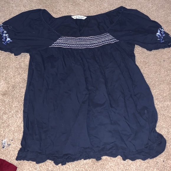 American Eagle blue top with flowers - Picture 1 of 1